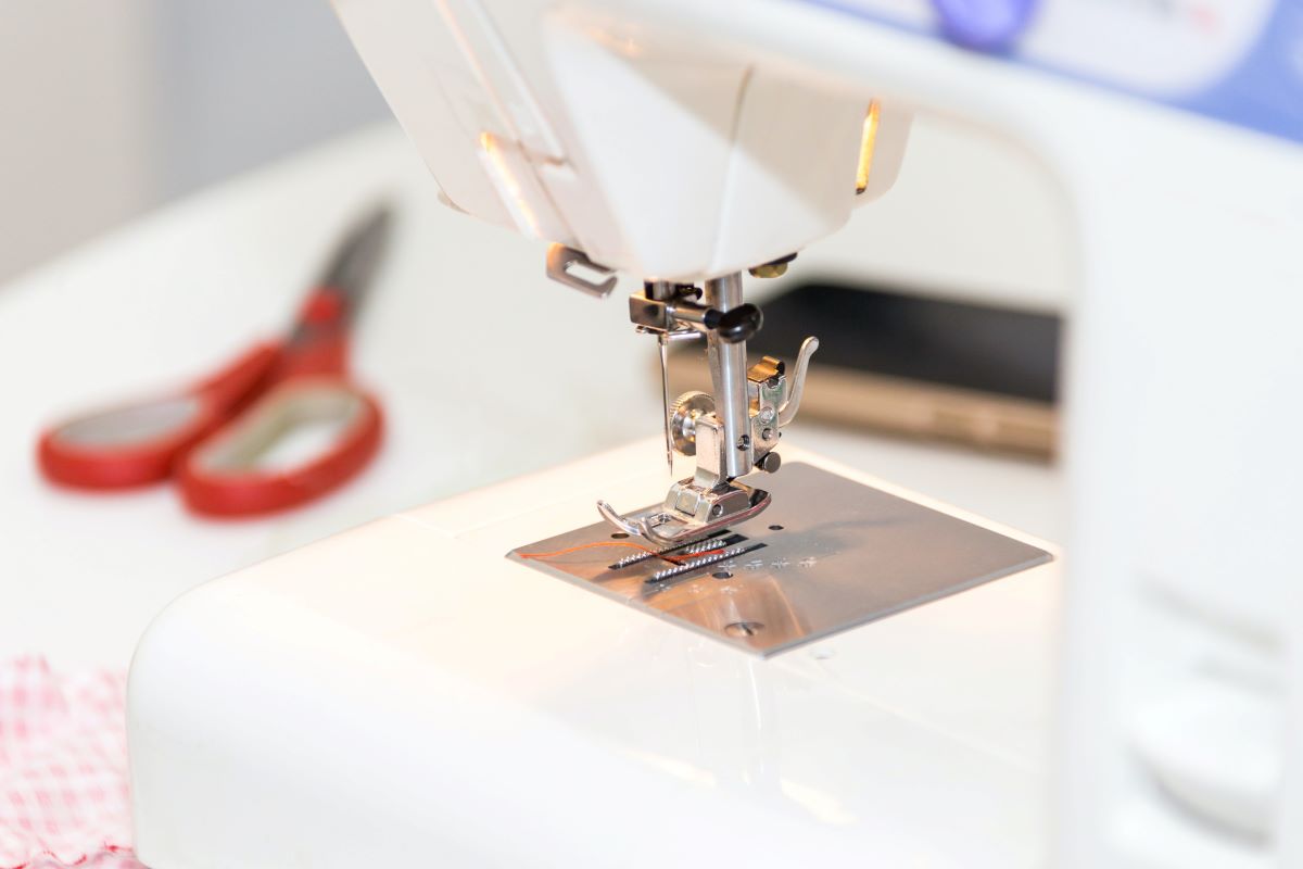 Máquinas de coser para principiantes: todo lo que debes saber - Kohlschool