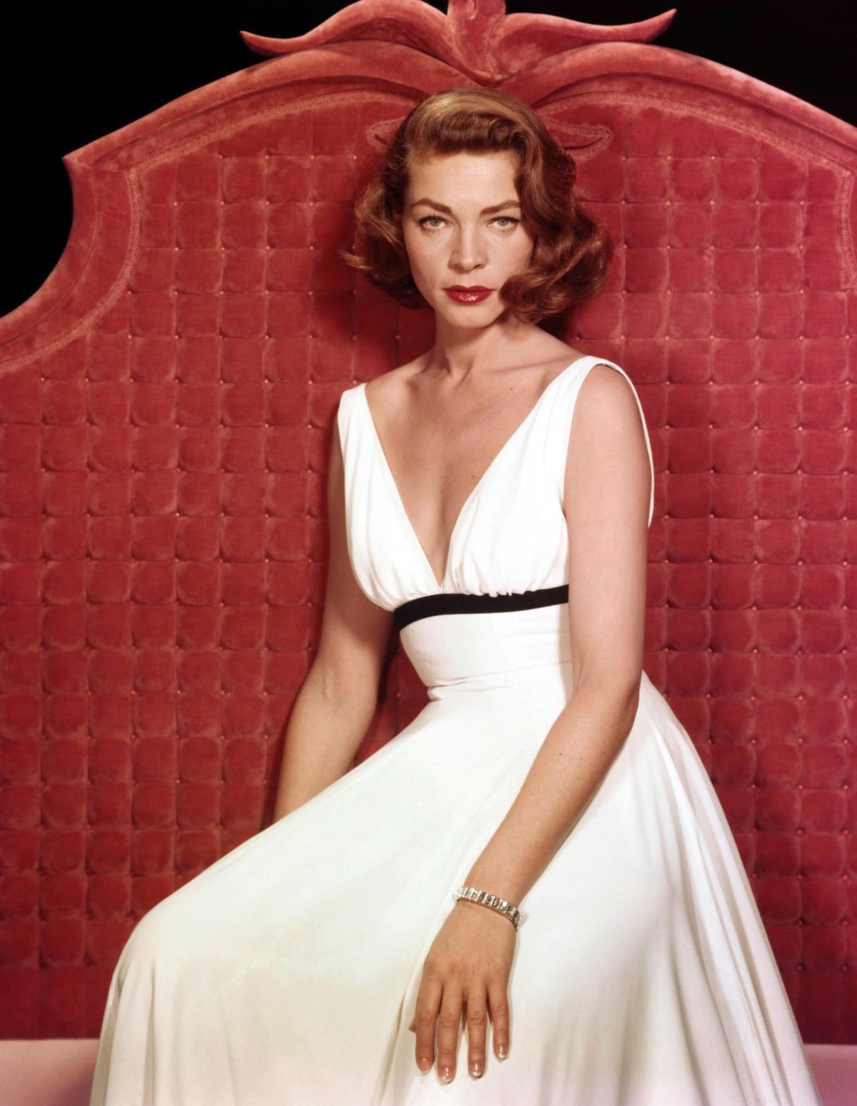 Lauren Bacall en la película "Escrito sobre el viento" (1956).