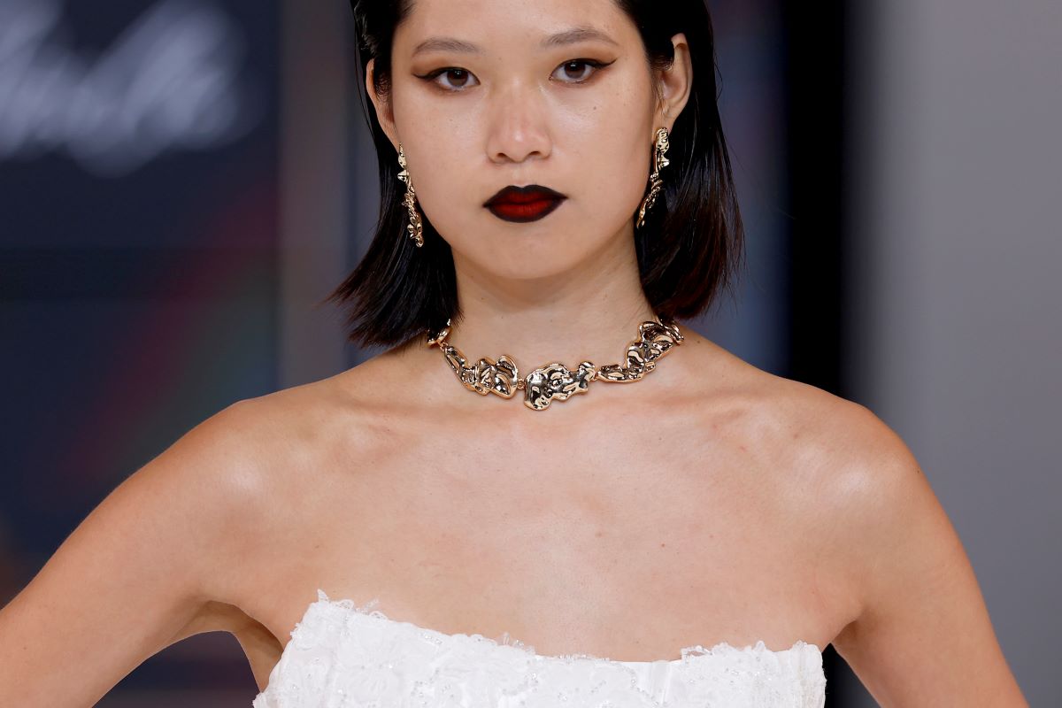 maquillaje de novia con labios rojos