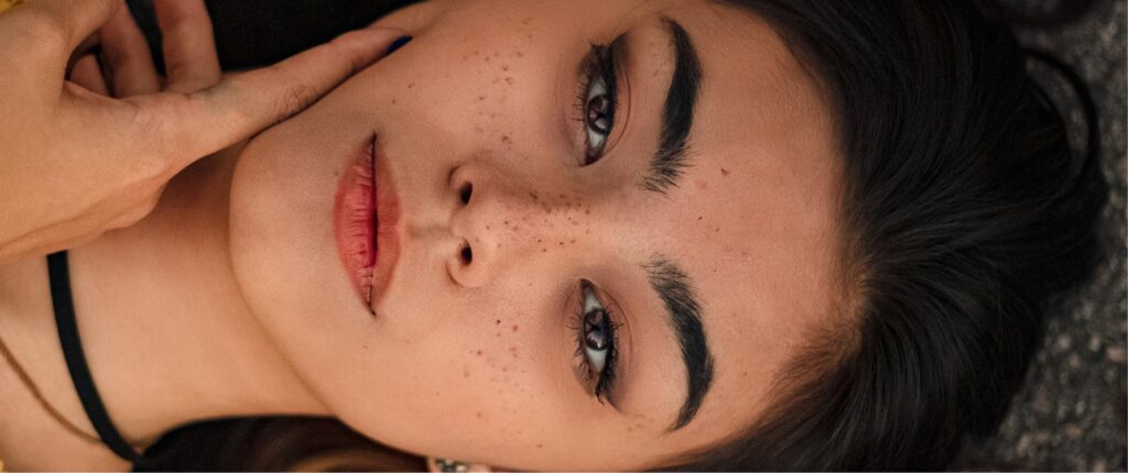 guía de depilación de cejas