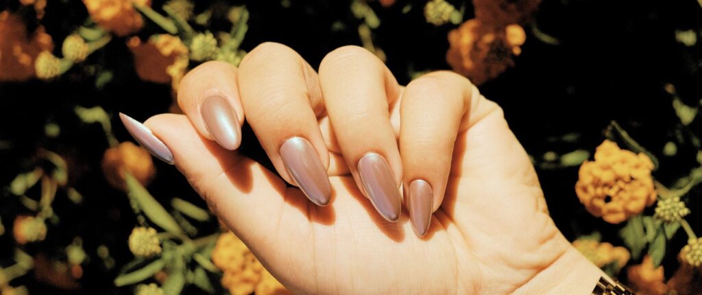 uñas efecto espejo