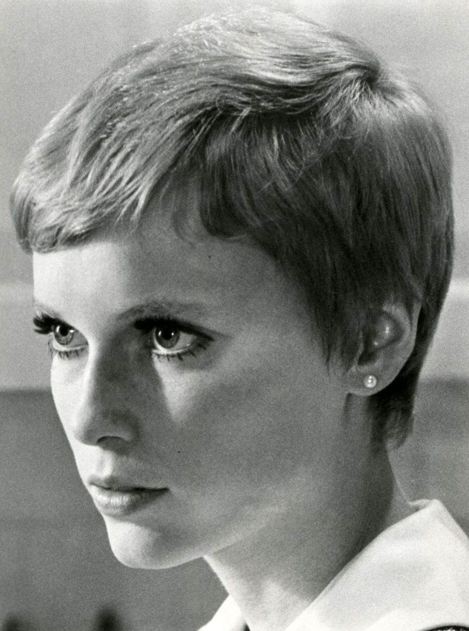 Mia Farrow corte pixie