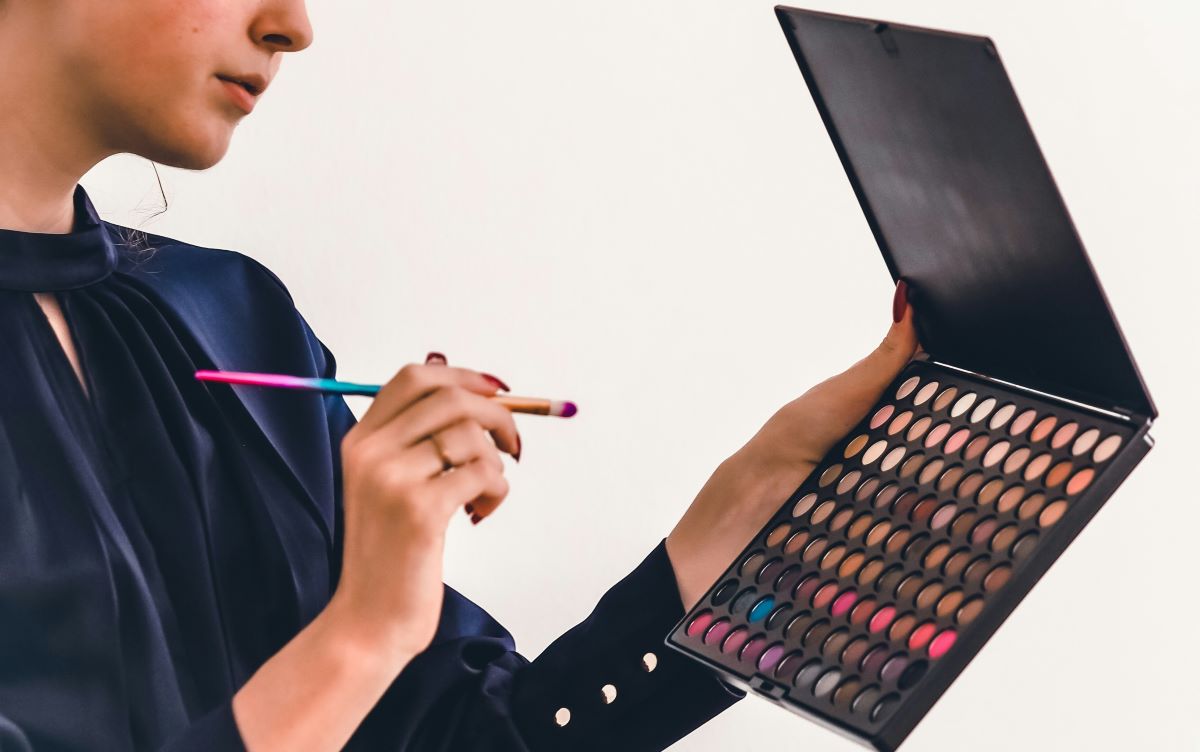 salidas laborales para maquilladores