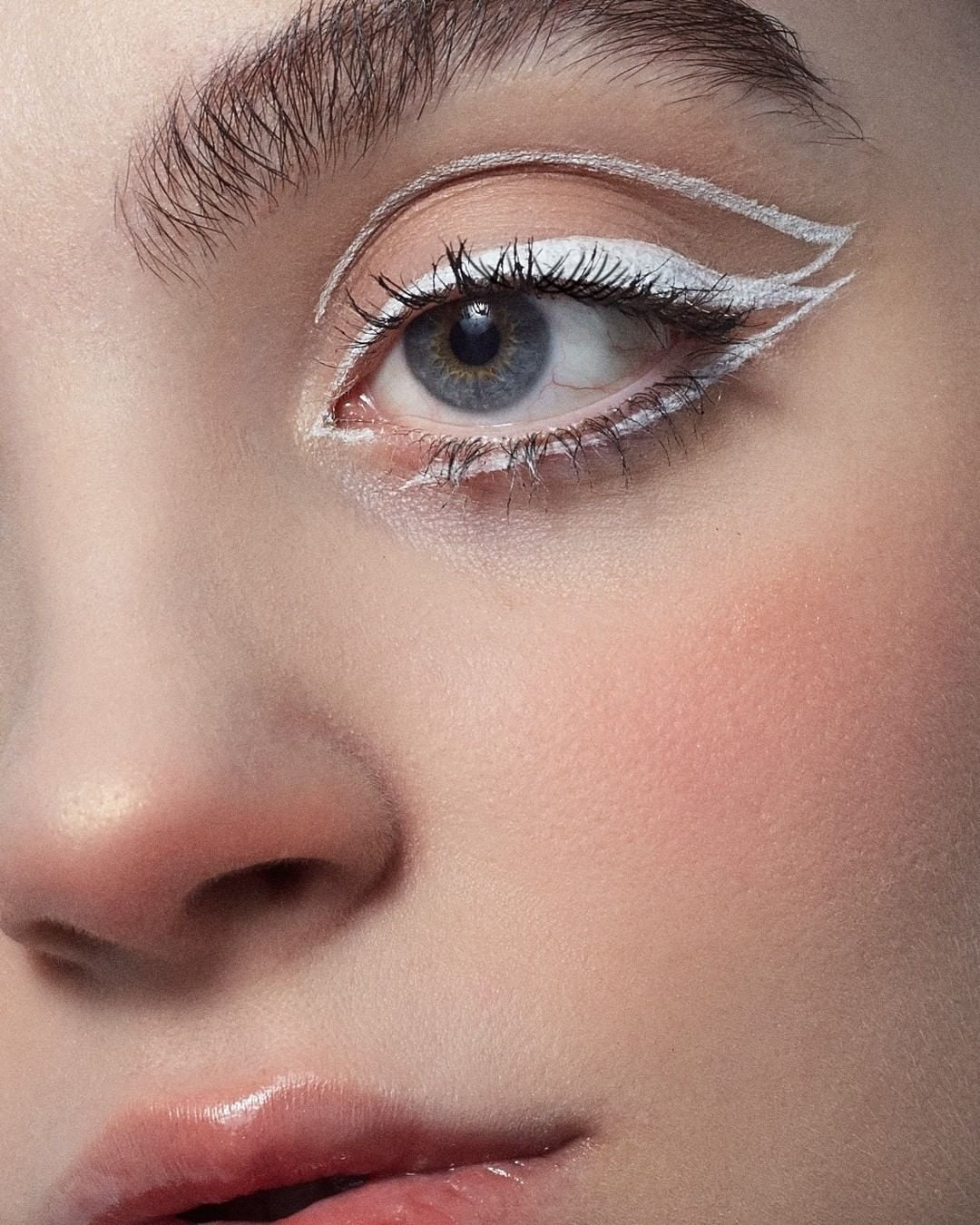 color Pantone 2026 en maquillaje