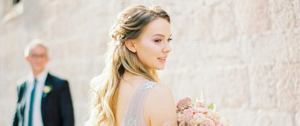 Cómo preparar el pelo para un recogido